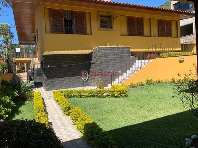 Casa com 3 quartos à venda na Rua José Janotti Primo, Iucas, Teresópolis, 146 m2 por R$ 1.100.000