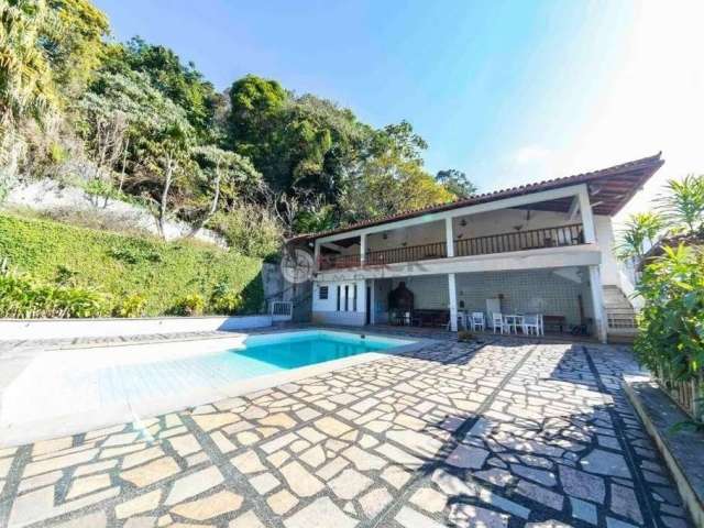 Casa com 5 quartos à venda na Rua Sloper, Alto, Teresópolis, 390 m2 por R$ 899.900