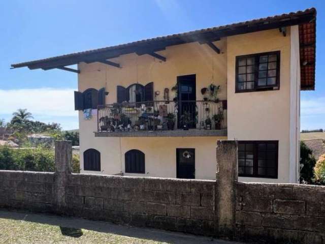 Casa em Praça da Ponte  -  Miguel Pereira