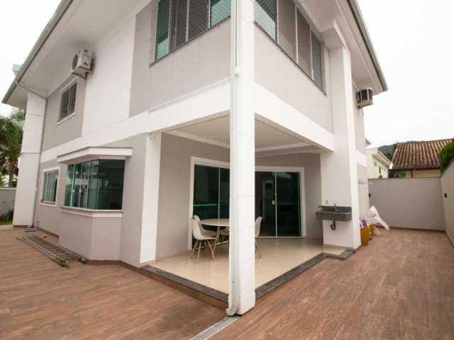 Casa com 2 quartos para alugar na Avenida Buriti, 527, Itacorubi, Florianópolis, 232 m2 por R$ 10.900