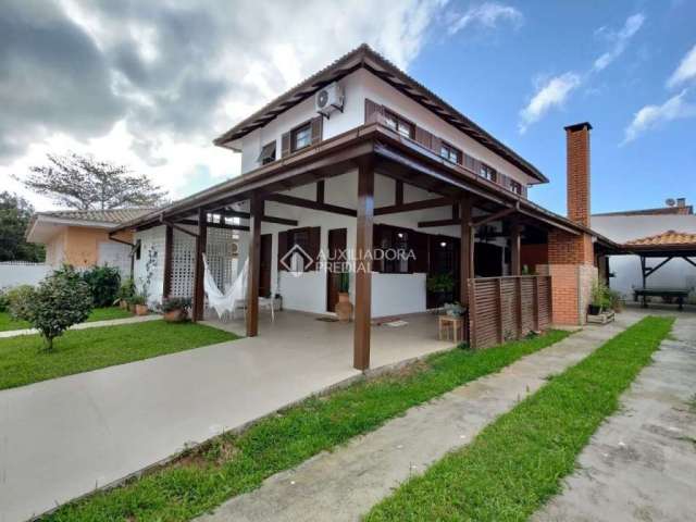 Casa com 5 quartos para alugar na Avenida Jacarandá, 490, Daniela, Florianópolis, 300 m2 por R$ 9.000