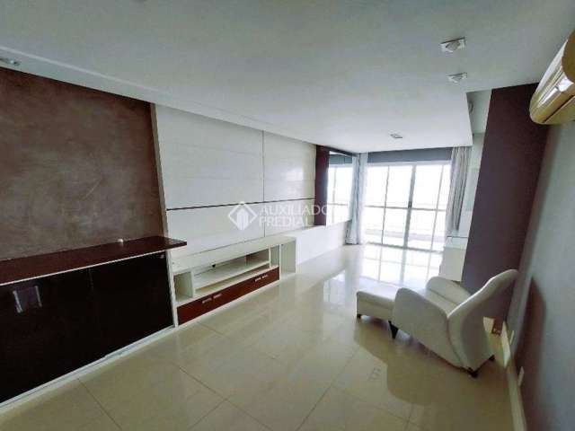 Apartamento com 2 quartos para alugar na Avenida Governador Irineu Bornhausen, 3440, Agronômica, Florianópolis, 151 m2 por R$ 9.000