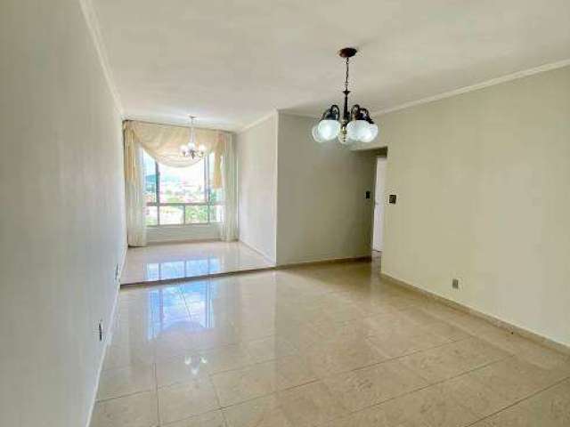 Apartamento para venda tem 106 m2 com 2 quartos e dependência Ponta da Praia - Santos