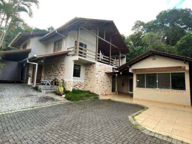 Casa com 4 quartos à venda no Centro, Pomerode  por R$ 1.280.000