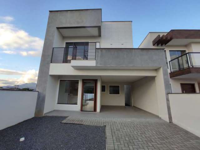 Casa com 3 quartos à venda no Centro, Rio dos Cedros  por R$ 525.000