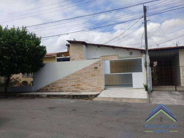 Casa com 3 dormitórios à venda, 182 m² por R$ 490.000,00 - Itaperi - Fortaleza/CE