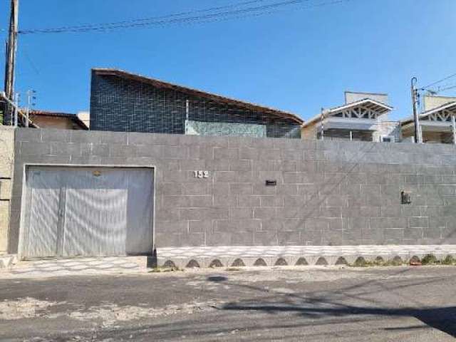 Casa com 5 dormitórios à venda, 243 m² por R$ 950.000,00 - Edson Queiroz - Fortaleza/CE