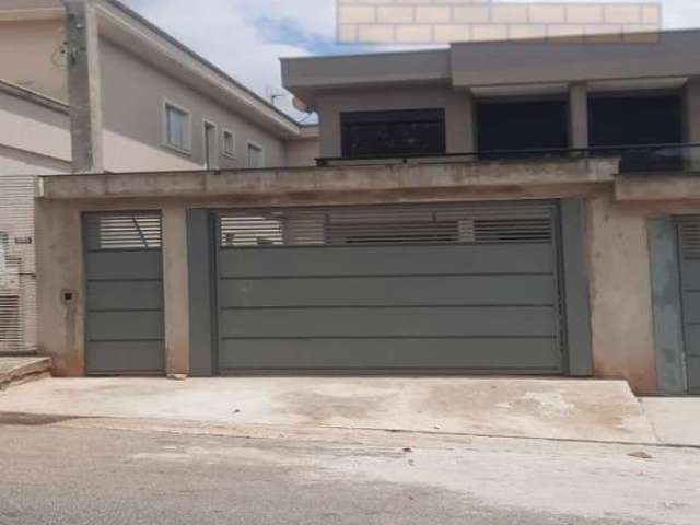 Casa com 3 quartos à venda no Jardim Santa Terezinha, Taboão da Serra  por R$ 900.000