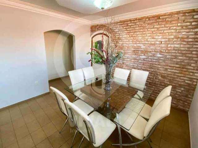Casa com 3 quartos à venda na Rua Victor Selega, Vila Bela Vista, Itatiba, 268 m2 por R$ 850.000