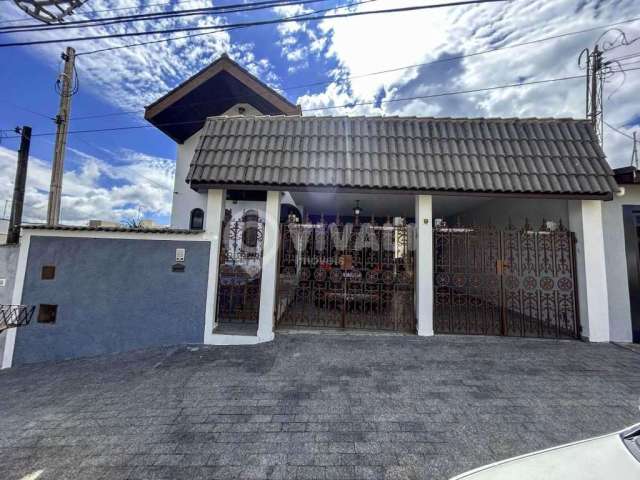 Casa com 3 quartos à venda na Rua Benedito da Silveira Chrispin, Jardim Ipê, Itatiba, 211 m2 por R$ 770.000