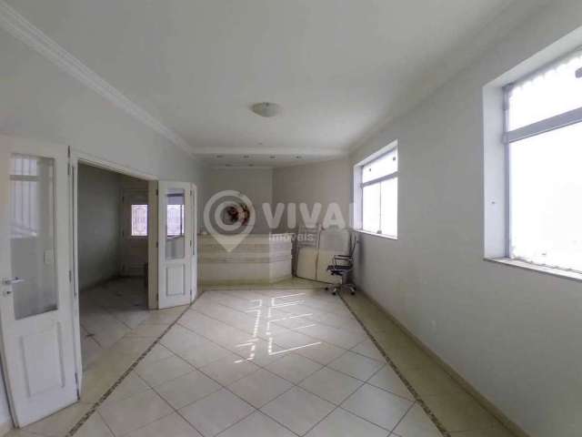 Casa com 4 quartos para alugar na Avenida Senador Lacerda Franco, Centro, Itatiba, 229 m2 por R$ 4.000