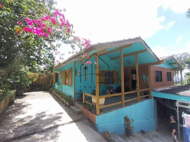 Linda Casa à venda, Condomínio fechado com muita natureza e tranquilidade no bairro Chácara Recanto