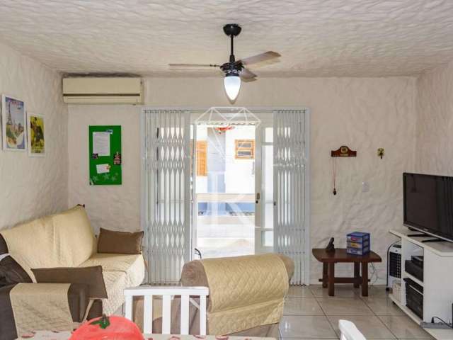 Casa em condomínio fechado com 2 quartos para alugar no Cachoeira do Bom Jesus, Florianópolis  por R$ 3.500