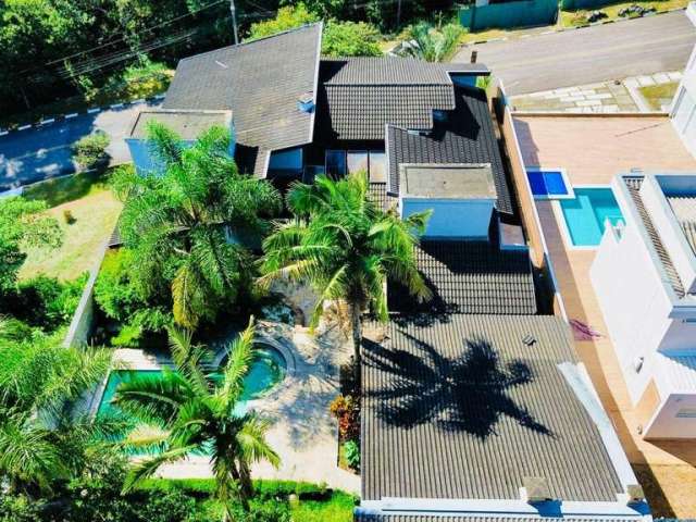 Casa com 4 dorms para Alugar, 410 m² por R$ 10.000/mês - Parque das Artes - Embu das Artes/SP
