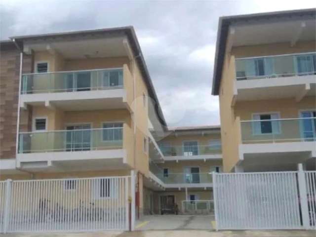 Apartamento Novo com 2 quartos à 500m da Praia de Maranduba
