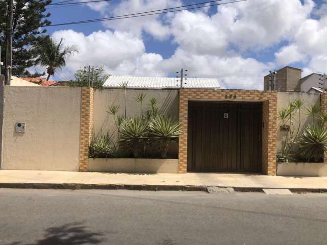 Casa Plana para Venda em Fortaleza, Mondubim, 3 dormitórios, 2 suítes, 3 banheiros, 4 vagas