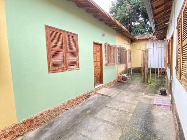 Oportunidade Casa Geminada em Condomínio Residencial próximo a todo comércio do bairro Copacabana, valor: 145Mil