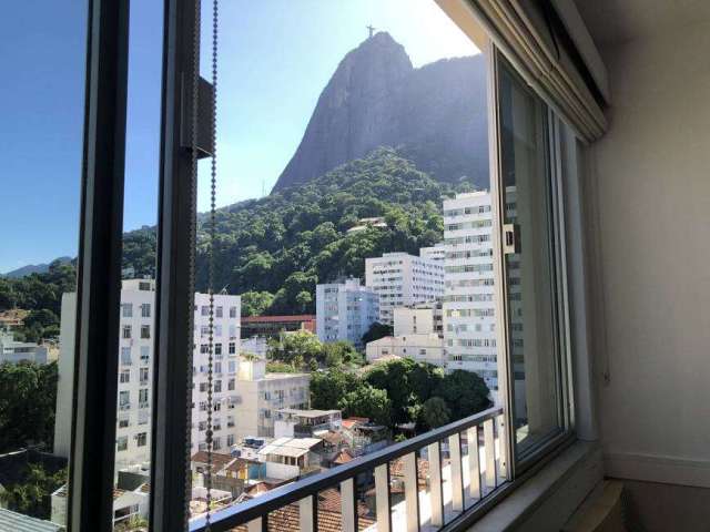 Apartamento Reformado de 2 Quartos com Suíte e Vaga no Humaitá, Rio de Janeiro: Conforto e Elegância