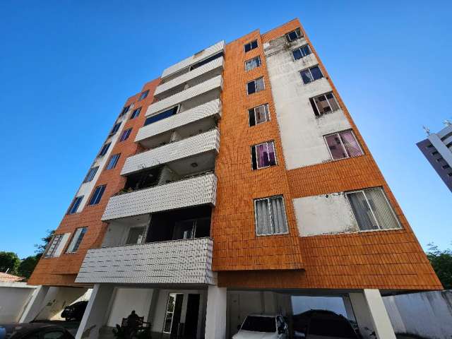 Apartamento amplo a venda no Bairro Papicu
