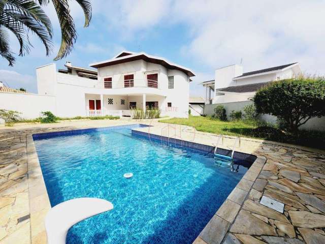 Sobrado com piscina, armários planejados, 416m² de área construída, espaço gourmet no Condomínio Taubaté Village