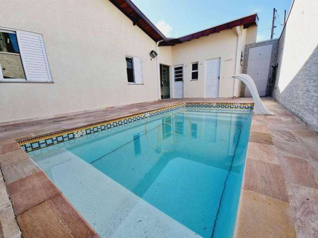 Oportunidade - Casa térrea com piscina privativa no Condomínio Costa do Sol em Taubaté SP