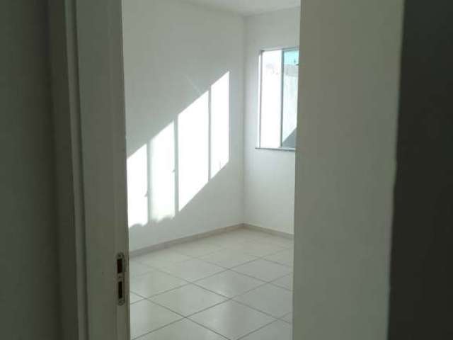 Casa residencial para Locação em condominio fechado, Papagaio, Feira de Santana, 2 quartos, 1 sala, 1 banheiro, 1 vaga, 80m² área total.