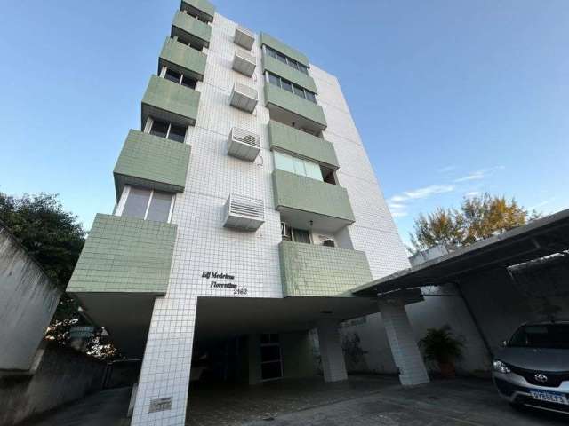 Apartamento Reformado com 249 metros quadrados com 5 quartos em Madalena - Recife - PE