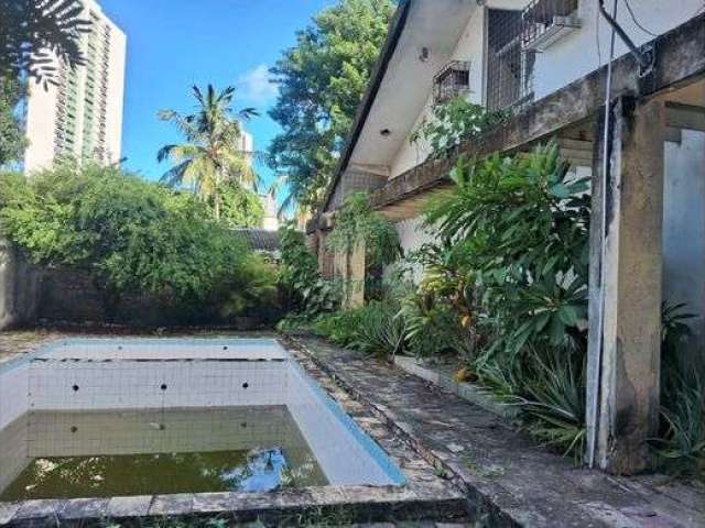 Casa para venda com 600 metros quadrados com 5 quartos em Casa Forte - Recife - PE