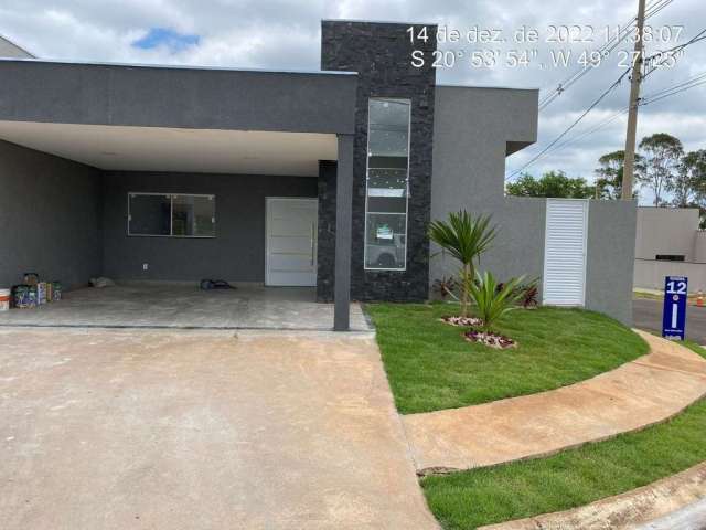 Casa com 2 dormitórios à venda, 141 m² por R$ 600.000 - Condomínio Bella Vitta - Bady Bassitt/SP