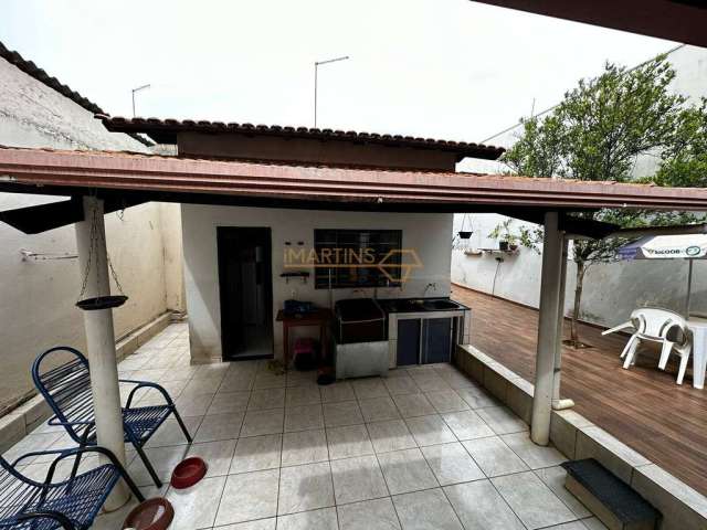 Casa Padrão à venda em Araguari/MG
