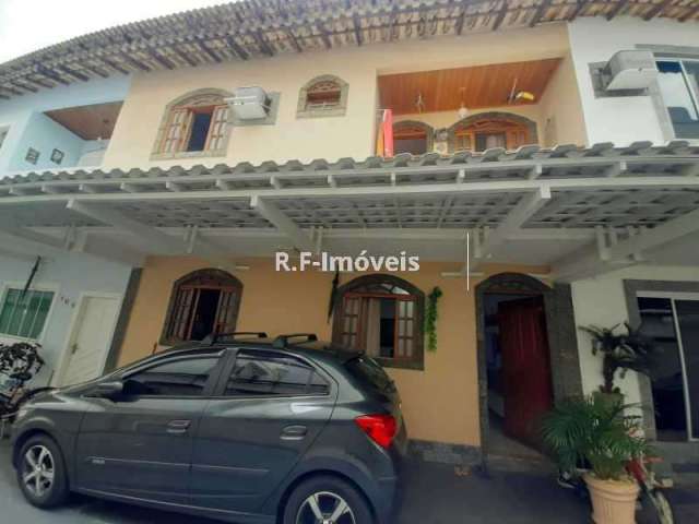 Casa em condomínio fechado com 2 quartos à venda na Rua Alves do Vale, Vila Valqueire, Rio de Janeiro, 120 m2 por R$ 390.000