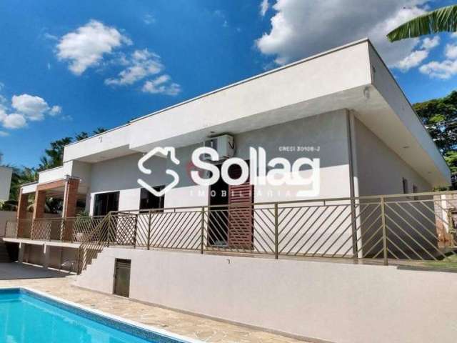 Casa térrea com energia fotovoltaica, aquecimento solar, piscina aquecida a venda no bairro Pinheirinho em Vinhedo - SP