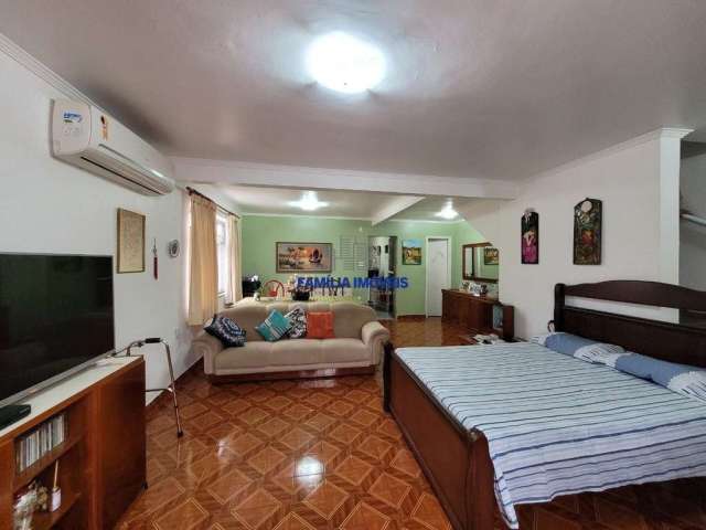 Casa em condomínio fechado com 3 quartos à venda na Doutor Cesário Bastos, 0, Vila Belmiro, Santos por R$ 900.000