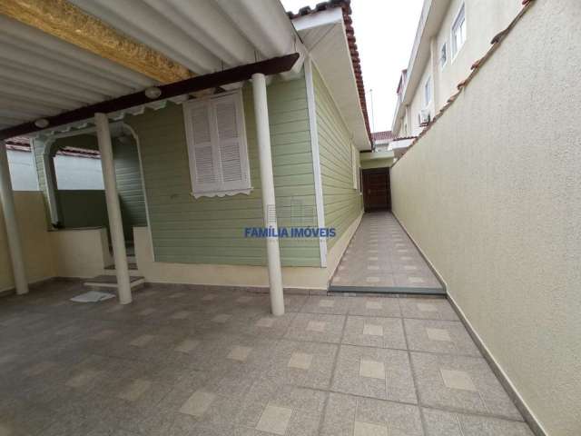 Casa em condomínio fechado com 3 quartos para alugar na Rua Gastão Bousquet, 0, Vila São Jorge, Santos por R$ 2.500