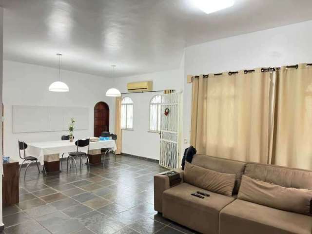 Casa com 3 quartos à venda no Adrianópolis, Manaus , 318 m2 por R$ 700.000