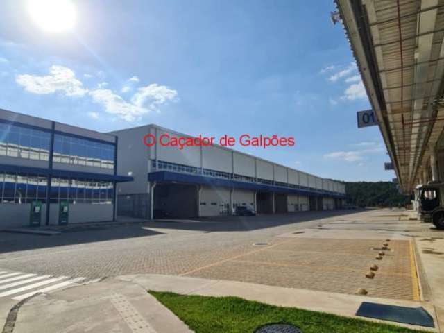 Galpão industrial e logístico para alugar em Araçariguama na Rodovia Castelo Branco