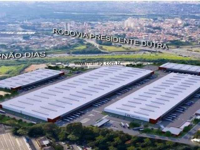 Galpão industrial em condomínio fechado para alugar na Rodovia Dutra no Parque Novo Mundo em São Paulo