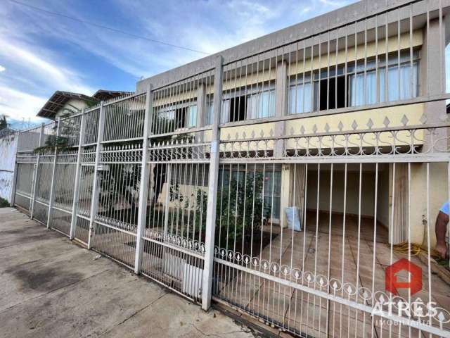 Sobrado com 3 dormitórios à venda, 238 m² por R$ 550.000,00 - Setor dos Funcionários - Goiânia/GO