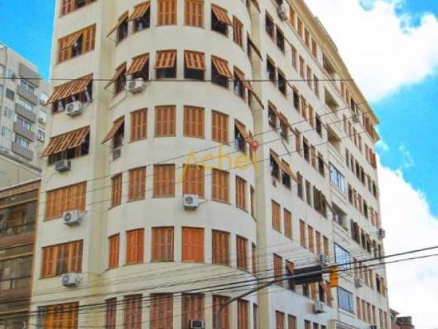 Vende apartamento com 86m², 2 dormitórios, 1 vaga, no Centro de Porto Alegre.