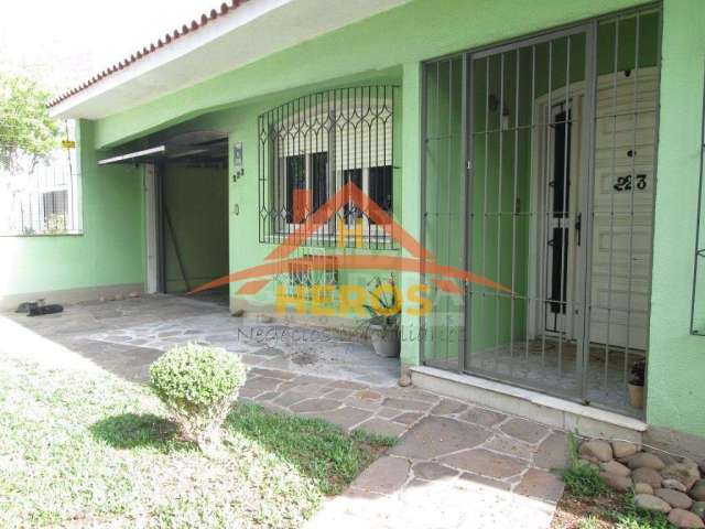 Casa com 3 quartos à venda na Rua Alfredo Silveira Dias, 223, Nonoai, Porto Alegre por R$ 901.000