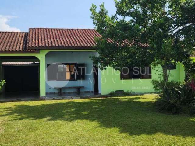 Excelente casa à venda a 500 metros do mar em Monções, PONTAL DO PARANA - PR