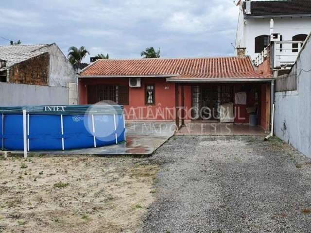 Casa com amplo terreno a 380m da praia, Santa Terezinha, PONTAL DO PR.REF.:4141R