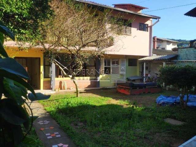 Casa com 5 quartos à venda na Rodovia Rafael da Rocha Pires, --, Sambaqui, Florianópolis por R$ 985.000