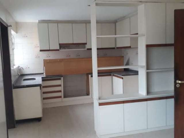 Apartamento com 4 quartos  para alugar, 175.00 m2 por R$1500.00  - Centro - Colombo/PR