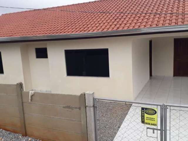 Casa Residencial com 3 quartos  para alugar, 116.00 m2 por R$1300.00  - Centro - Colombo/PR