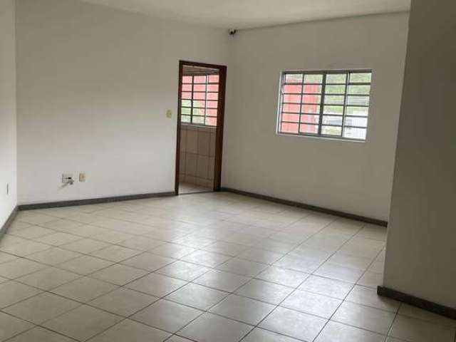 Apartamento para alugar na Rua Prefeito Euclides de Souza Vieira, 13, Vila do Carmo, Mariana por R$ 3.300