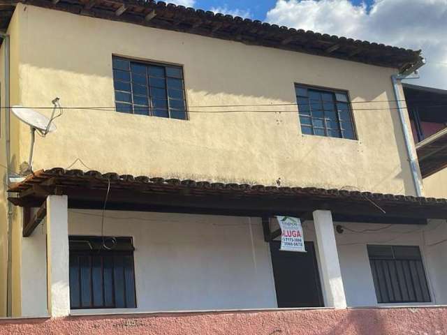Casa para alugar na Rua Carangolas, 42, Cabanas, Mariana por R$ 1.000