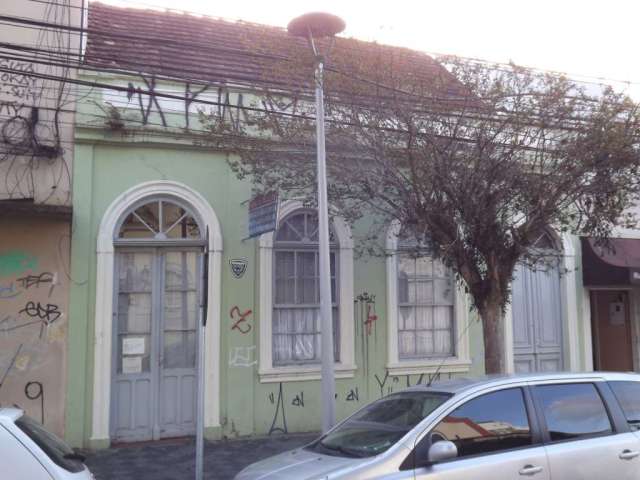 Casa com 2 quartos à venda na Rua Mateus Leme, 343, São Francisco, Curitiba, 250 m2 por R$ 750.000
