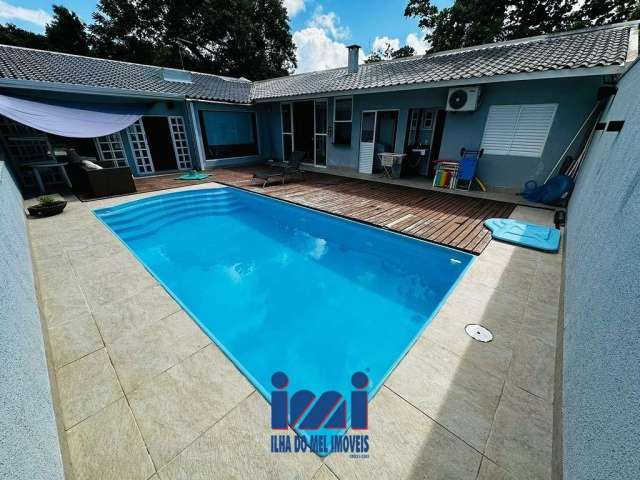 Casa com piscina no Atami Norte a venda