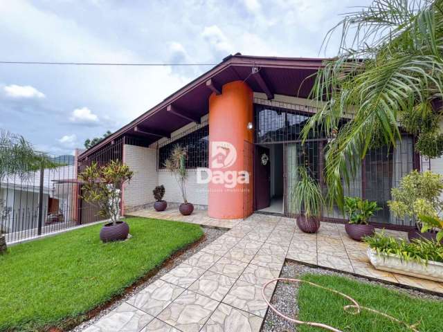 Casa à venda no bairro Trindade - Florianópolis/SC